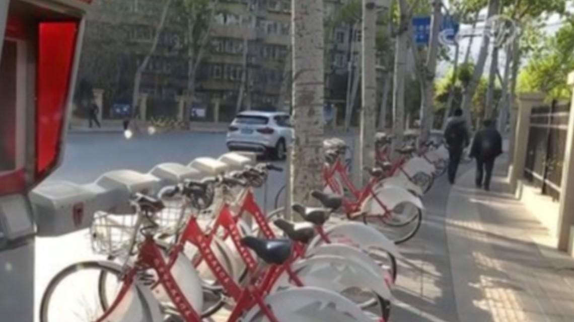<b>多个城市公共自行车退出运行</b>