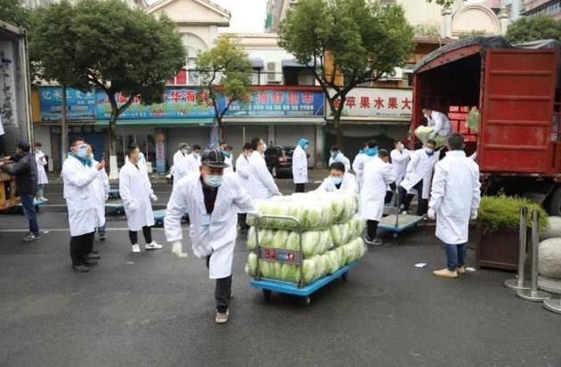 浙江绍兴一生鲜超市现20多例阳性人员，绍兴全市累计报告本土确诊病例107例！